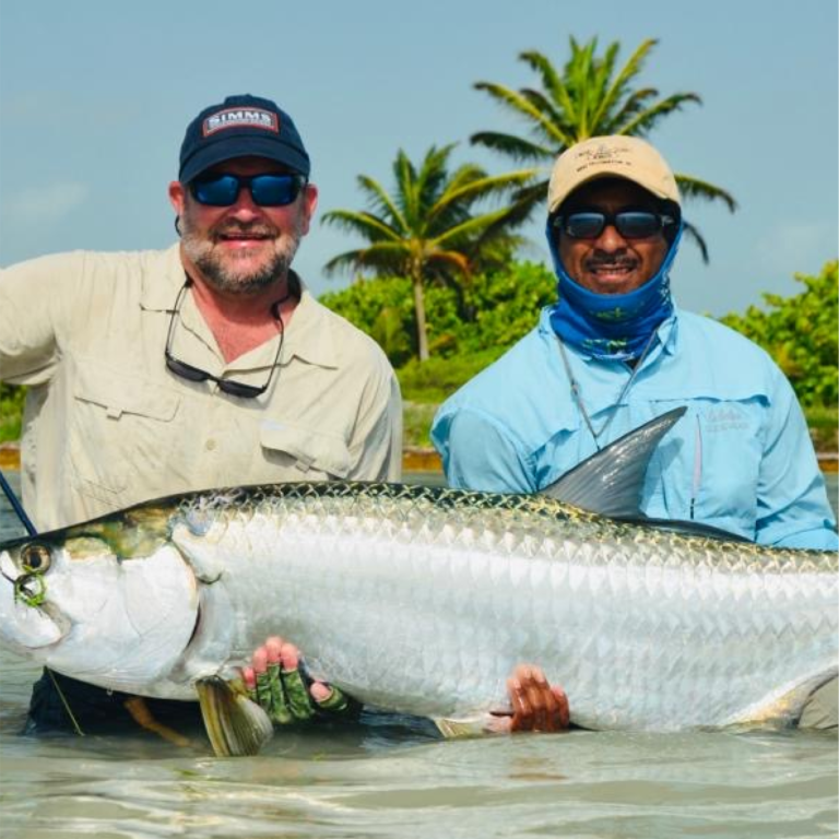 pescador-con-tarpon-en-holbox.jpg